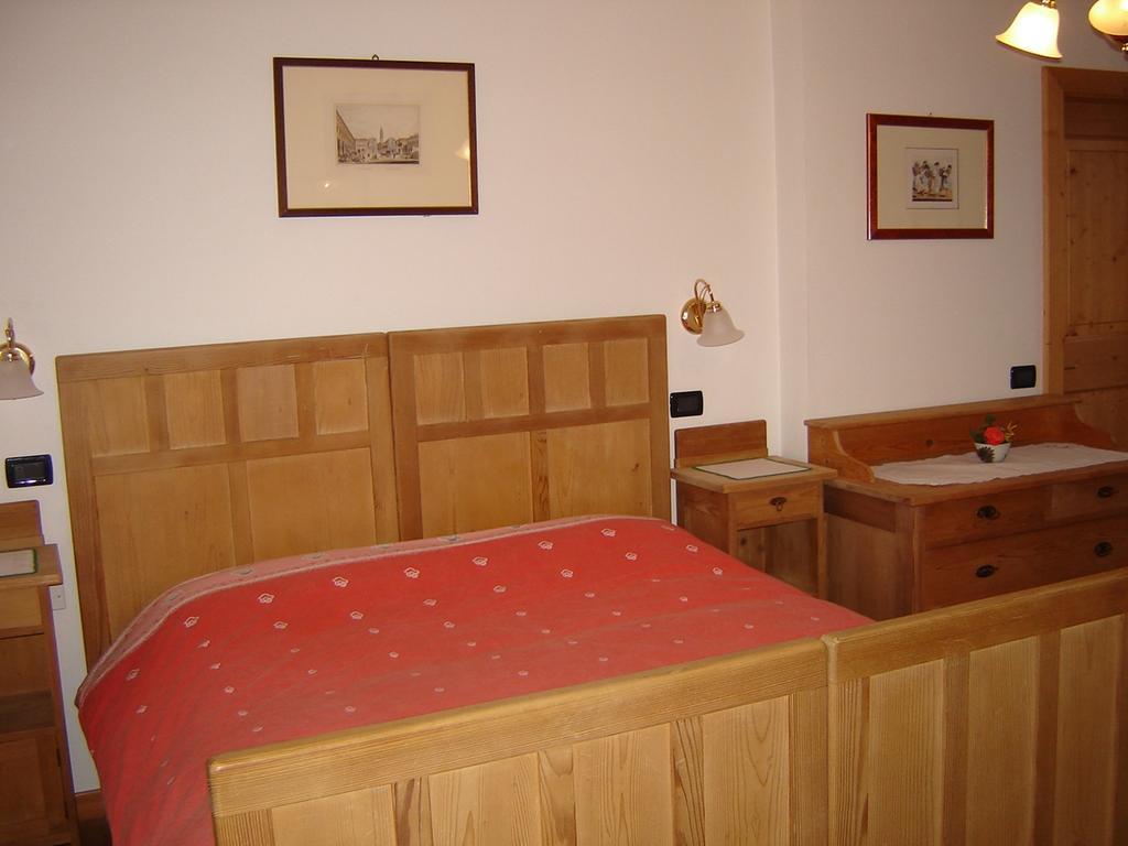 Residenza Domino Aparthotel Selva di Cadore Rum bild
