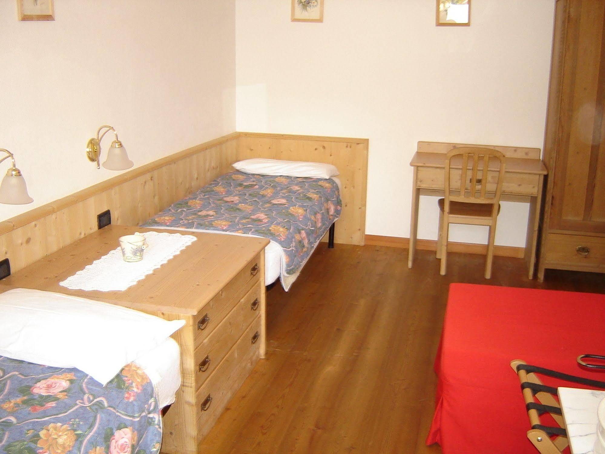 Residenza Domino Aparthotel Selva di Cadore Exteriör bild