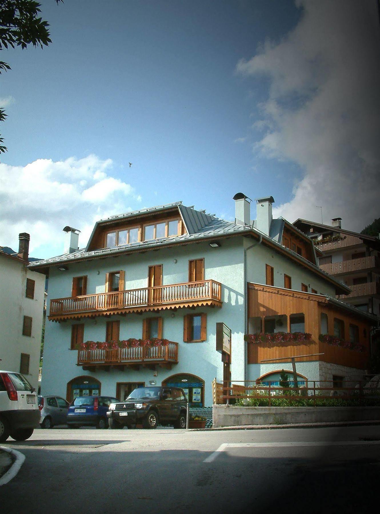 Residenza Domino Aparthotel Selva di Cadore Exteriör bild